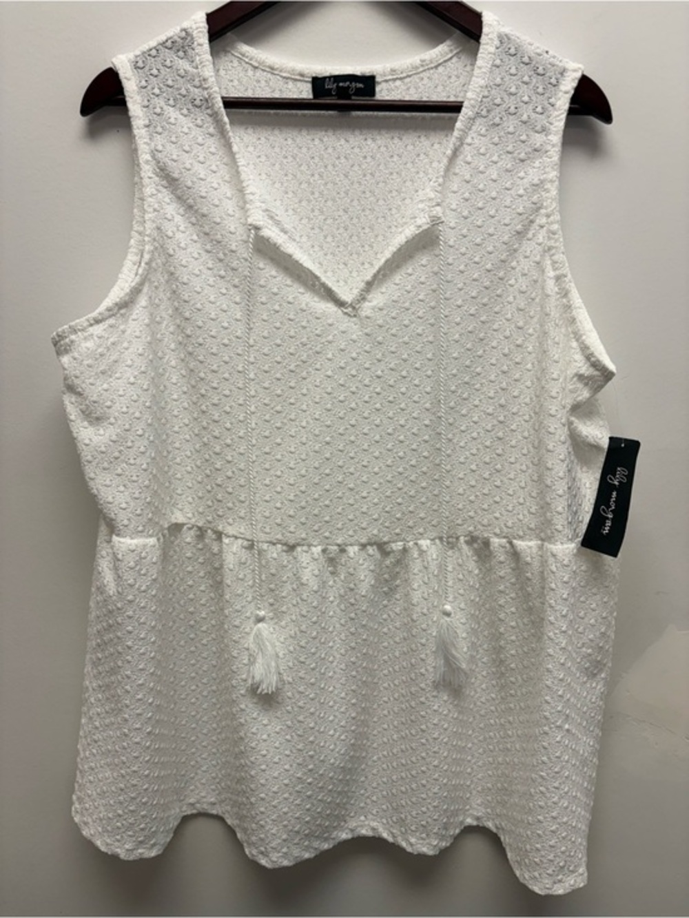 4 for $25 New 🤍 Lily Morgan White Textured Sleeveless Peplum Top 1X 🤍
